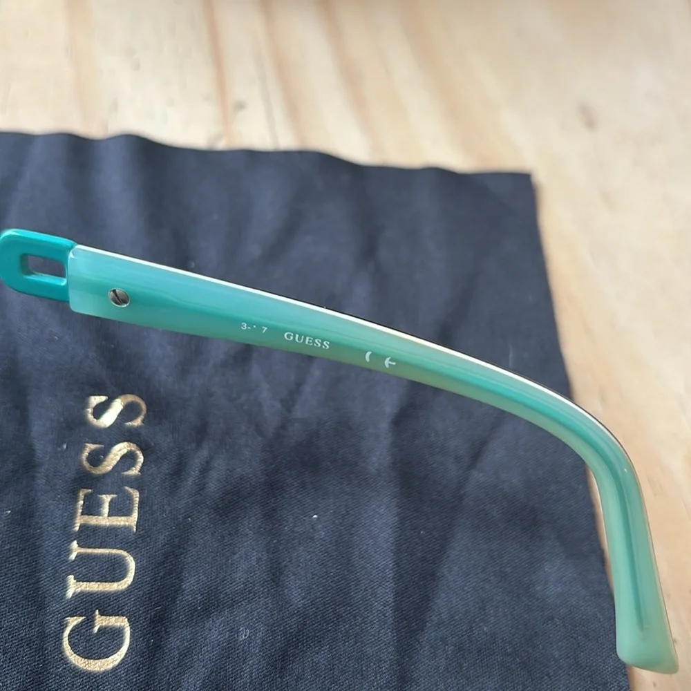 GUESS BRAND EYEGLASSES